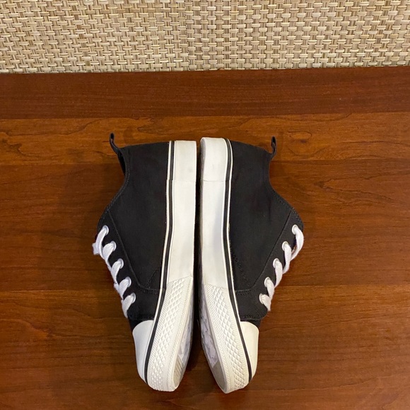 🌟2xHP🌟Like New! Canvas Sneakers 4M - Picture 5 of 7